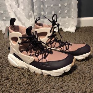 Nike Air Footscape Utility ‘Particle Pink’ NWOT